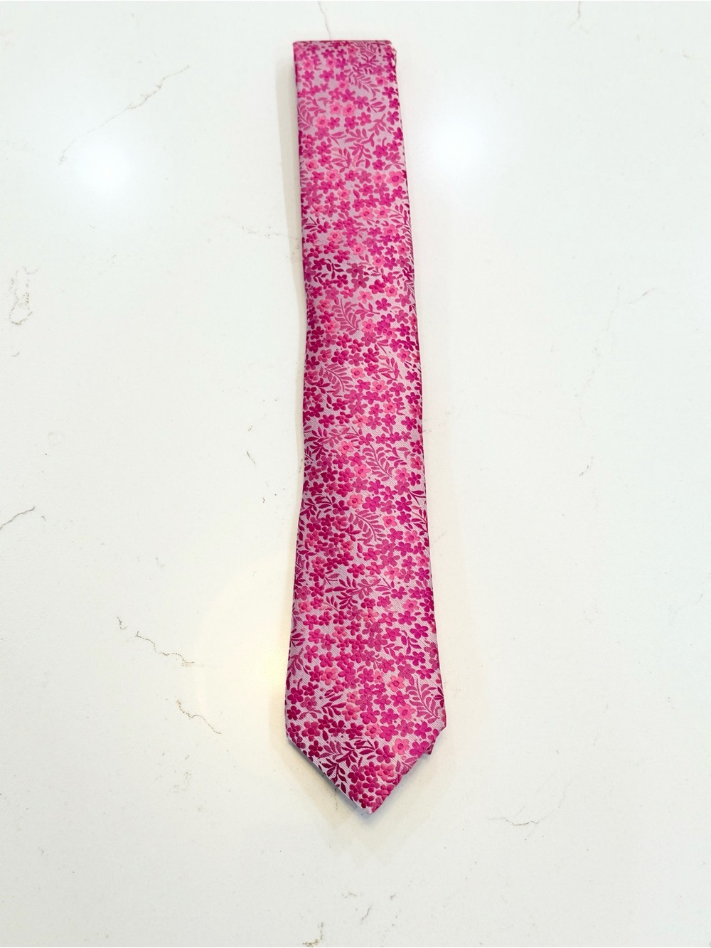 NWT Egara Pink Floral Pattern Men's Tie